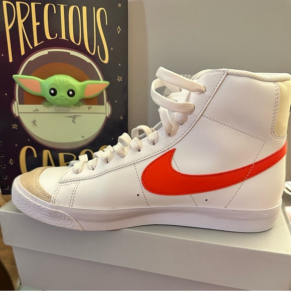 Nike Blazer Mid ‘77 - Picture 3 of 3